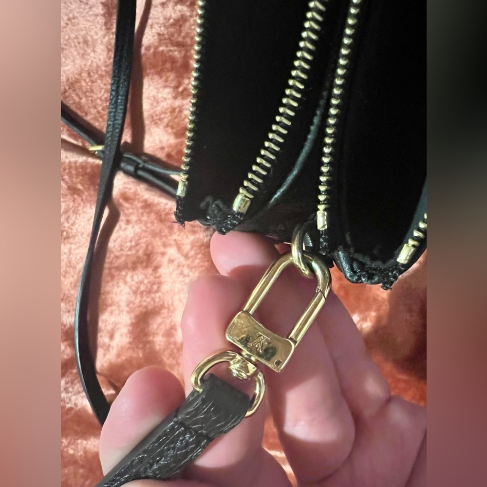 LV Double Zip Pochette - Picture 9 of 11
